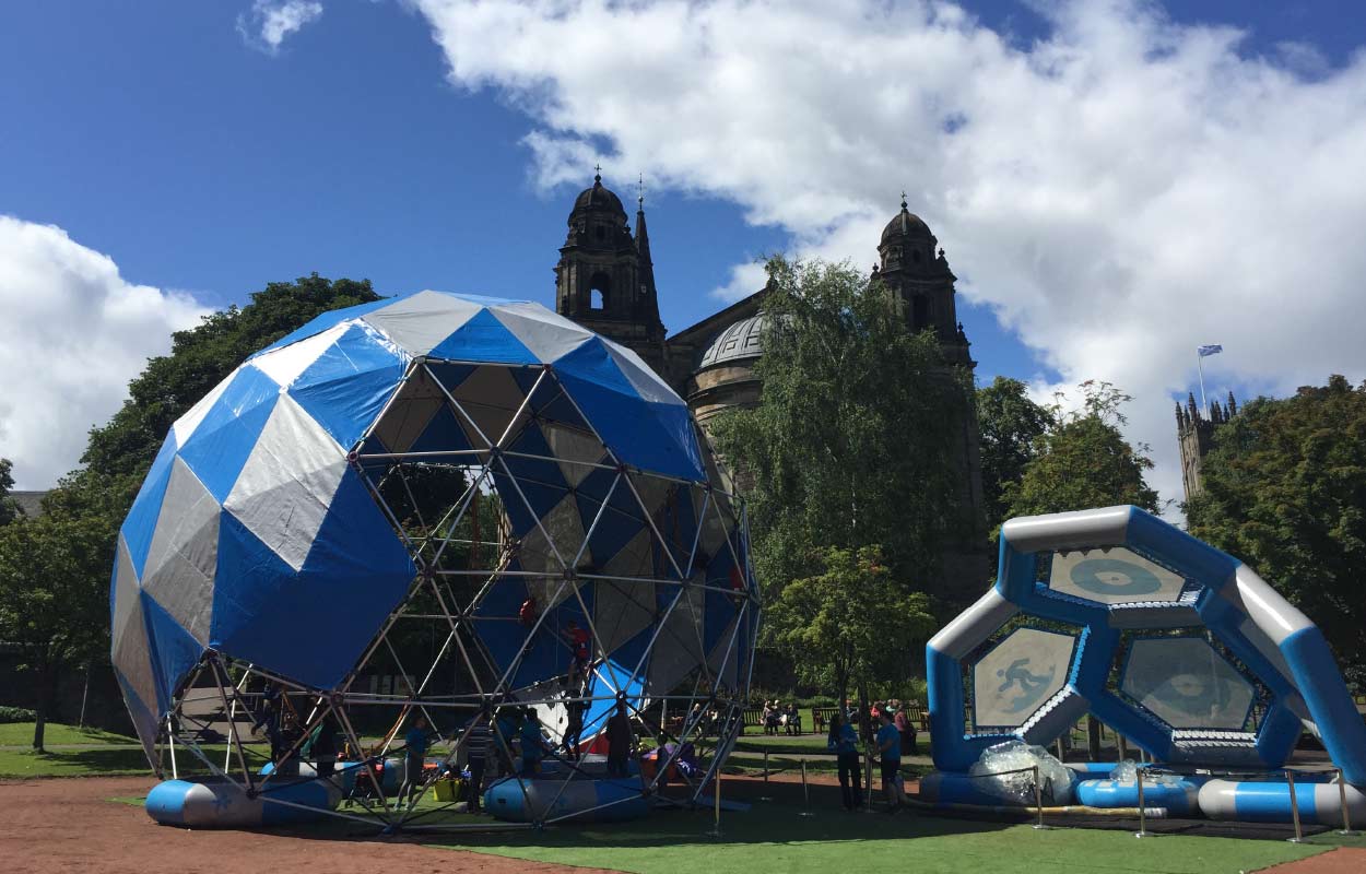 domo geodésico para atracciones instalación