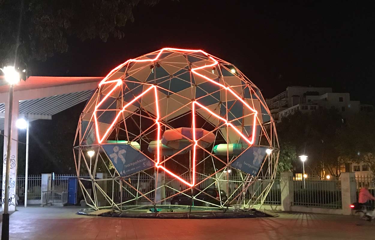 geodesic children attraction bubbleparc 2