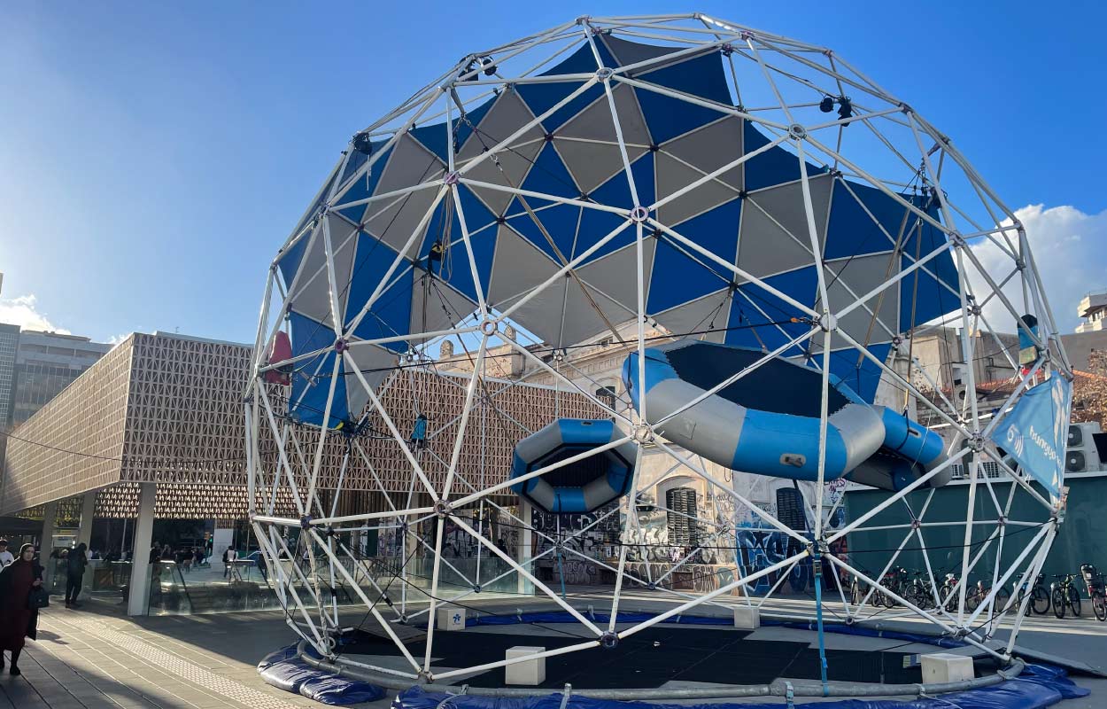 geodesic children attraction 2