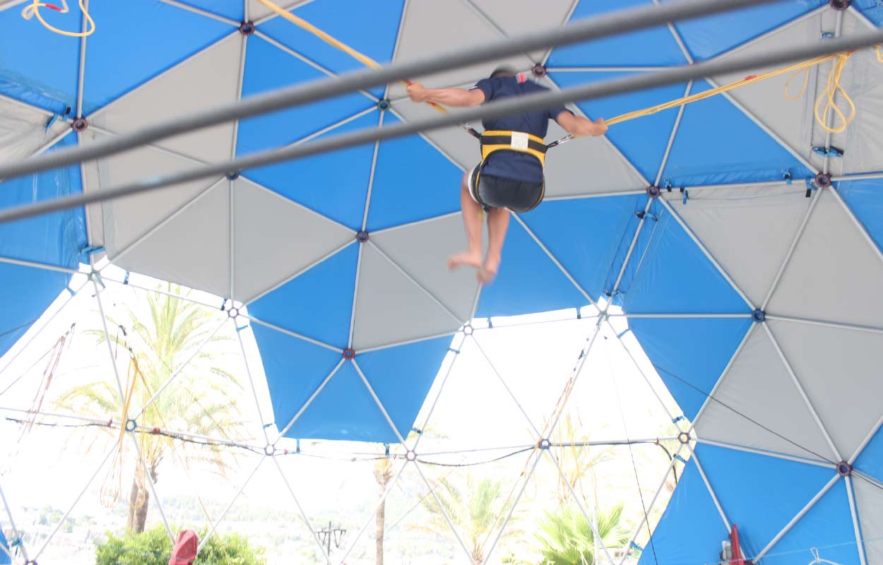 geodesic children attraction